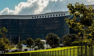 TSE manda Lula e Janja removerem vídeos que associam Flávio Bolsonaro a corte de programas sociais