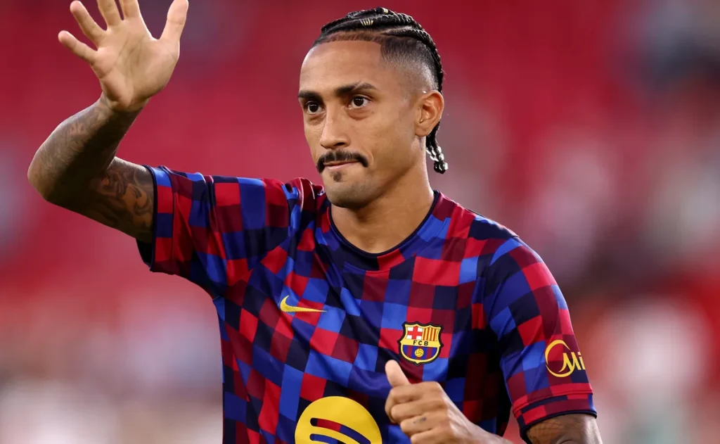 Raphinha desfalca Barcelona contra Galatasaray por lesão muscular na coxa direita