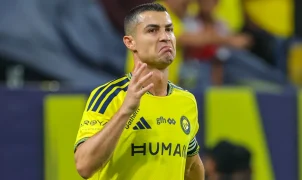 Ronaldo marca em retorno ao Al-Nassr e se emociona com apoio da torcida após crise com Portugal