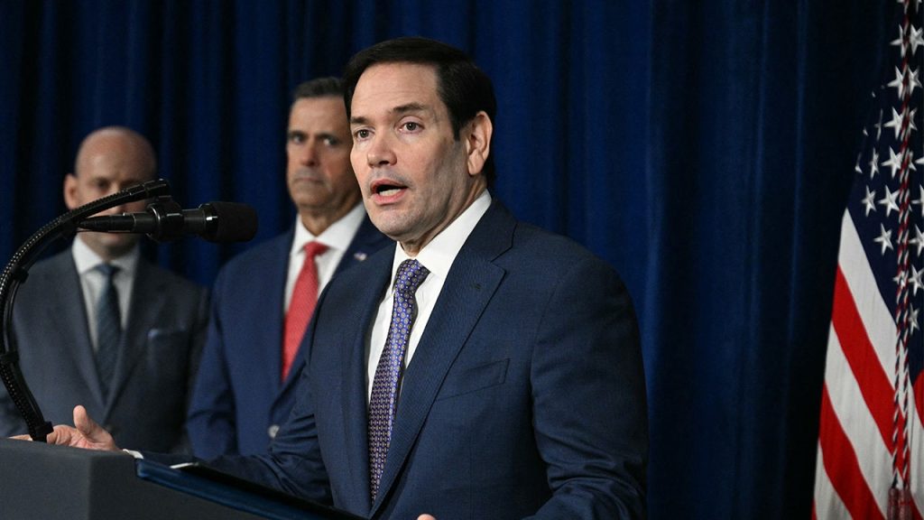 Rubio pede que cubanos cooperem com a CIA em busca de mudança política; Trump sugere enviá-lo a Havana