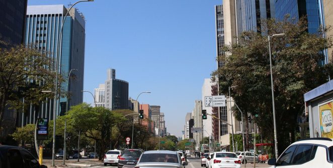 Manifesto de economistas critica pressão do mercado por corte de gastos e defende taxação de altas rendas