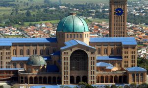 Aparecida celebra Padroeira do Brasil com sete missas e expectativa de 500 mil fiéis