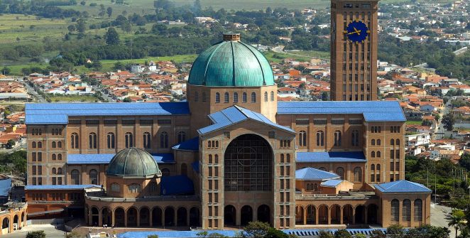 Aparecida celebra Padroeira do Brasil com sete missas e expectativa de 500 mil fiéis