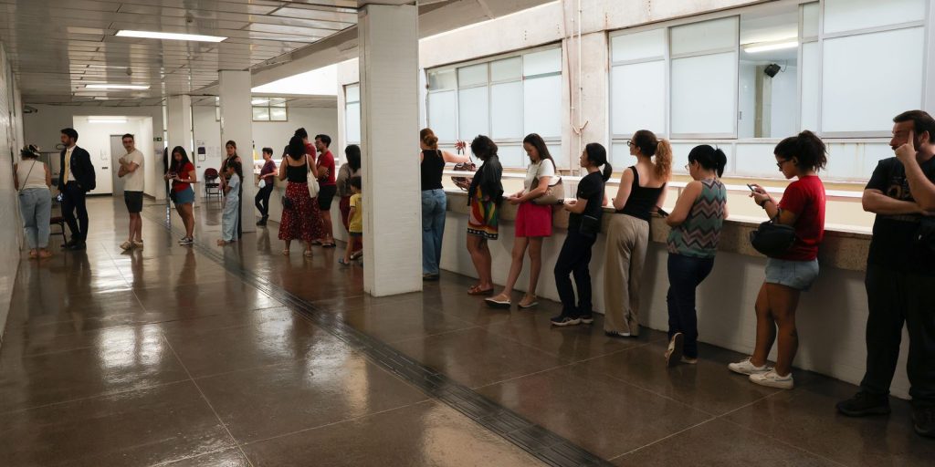 TSE orienta eleitores a confirmar local de votação antes do segundo turno deste domingo
