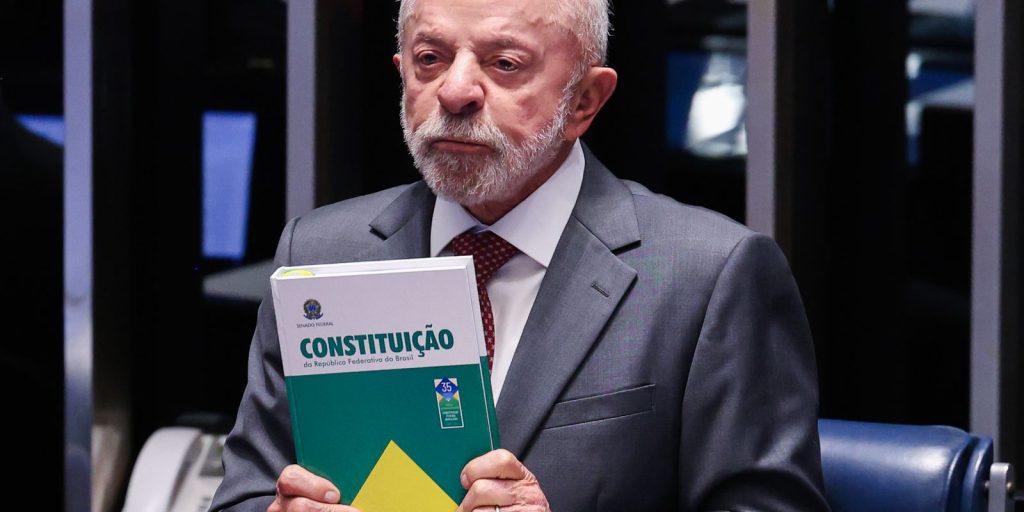 Lula leva campanha a Minas e aposta no fim da escala 6×1 como bandeira eleitoral