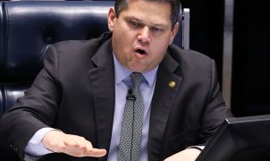 Senado aprova fim da escala 6x1 e promulgação ocorre nesta sexta