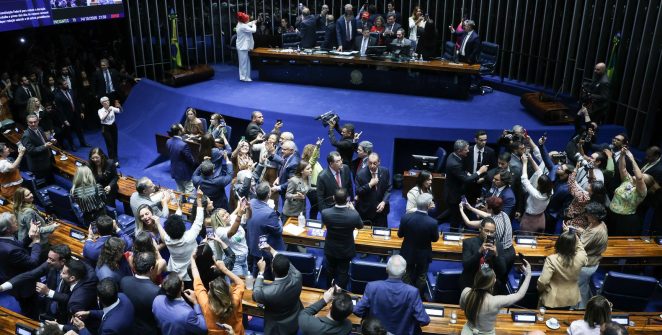 Imprensa internacional enxerga vitória política de Lula na aprovação do fim da escala 6x1