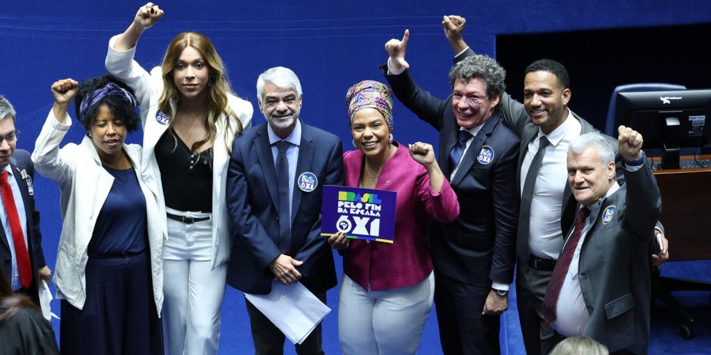 Fim da escala 6×1 divide sindicatos e empresários; CNI pede revisão da PEC