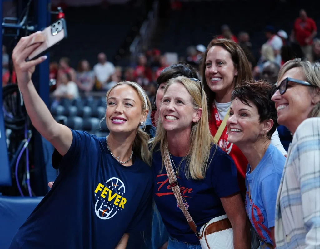 Sydney Colson critica colegas brancas da WNBA e fãs do Indiana Fever em podcast