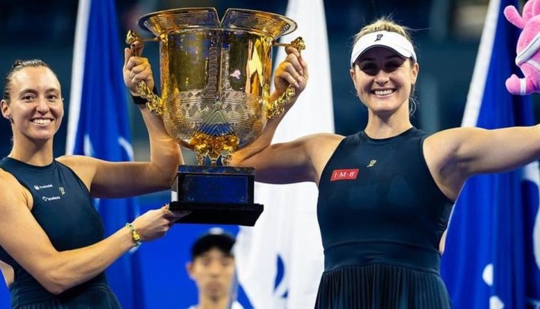 Stefani conquista WTA 1000 de Pequim com Dabrowski e chega ao 5º título do ano
