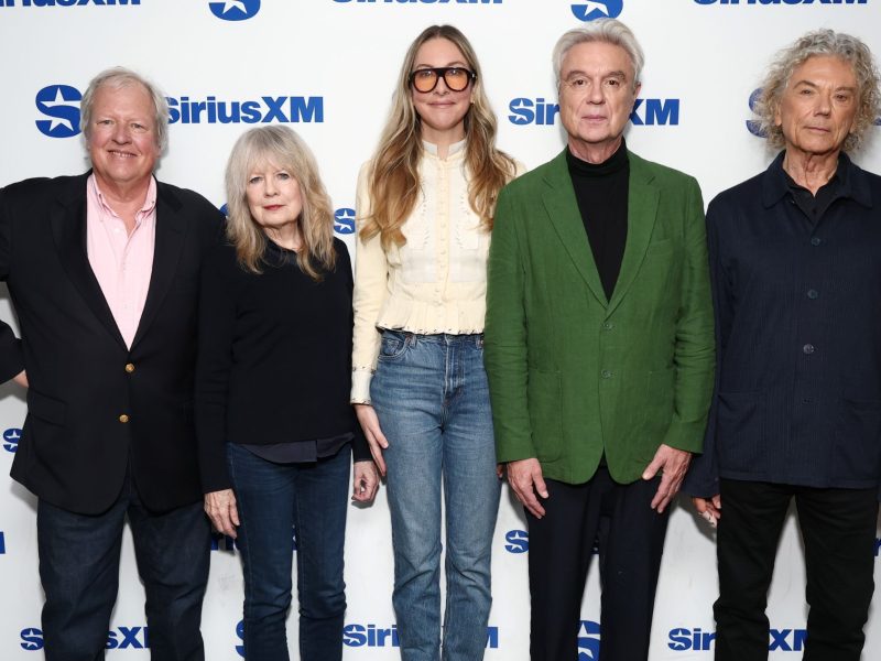 Talking Heads se reúnem para lançar nova estação de rádio