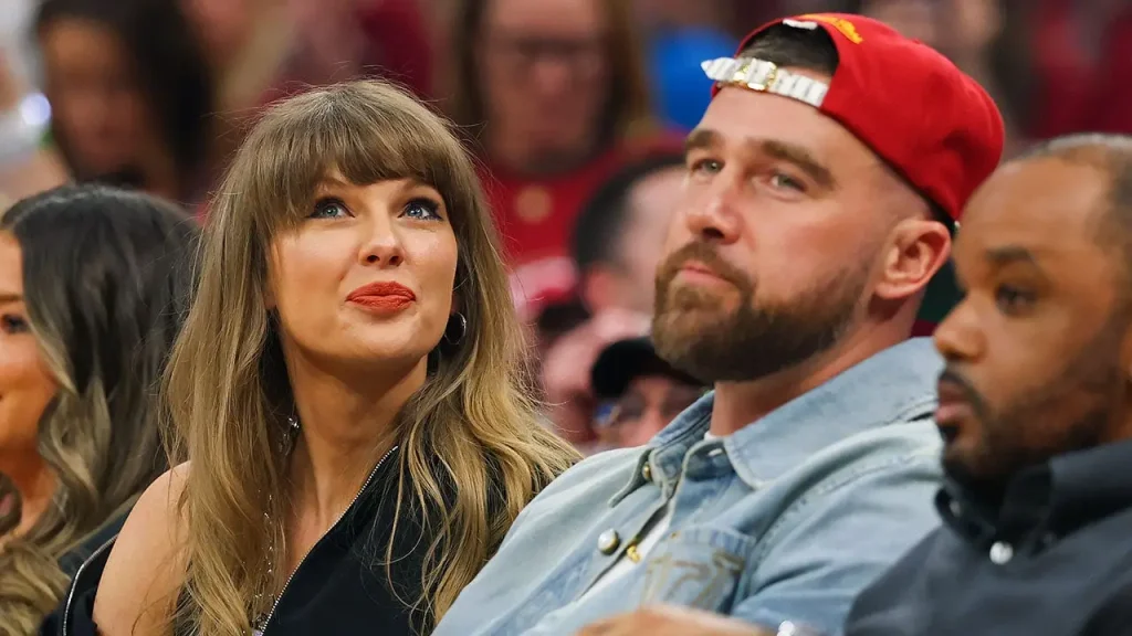 Fãs de Taylor Swift criticam Travis Kelce por suposta curtida em monólogo de Shane Gillis no SNL
