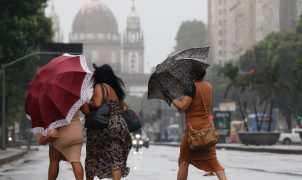 Defesa Civil mobiliza equipes e Inmet emite alerta vermelho para temporais no fim de semana de eleição