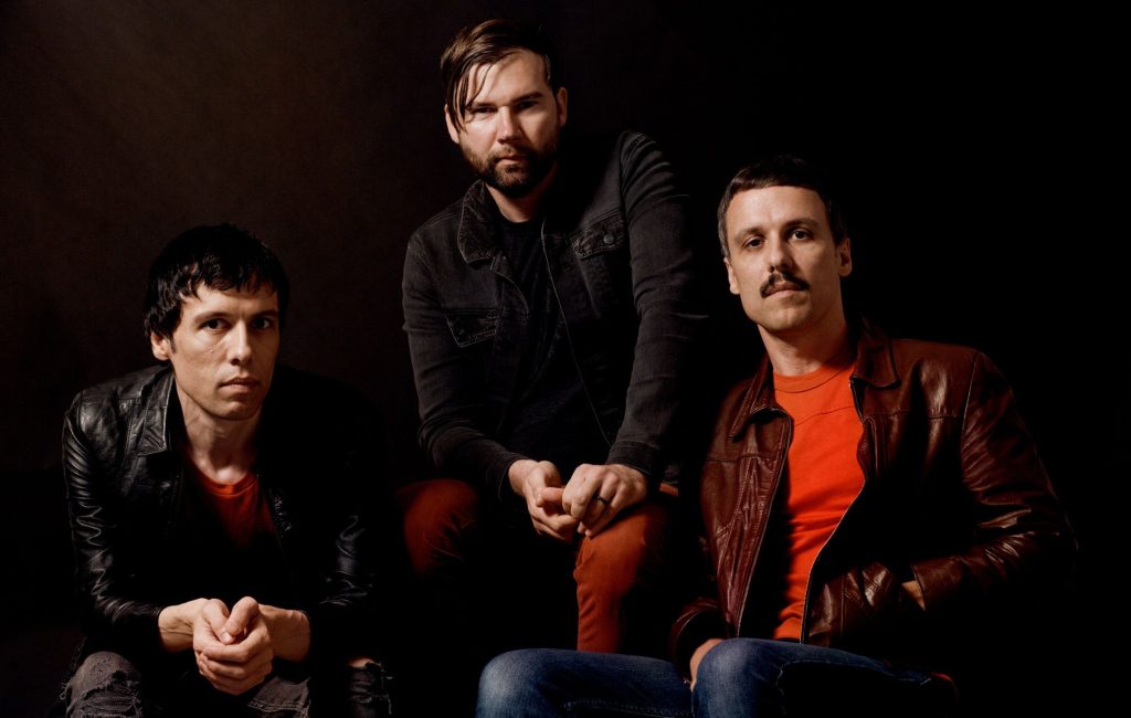 The Cribs farão show em casa pelos 20 anos de Mens Needs com !Forward, Russia!