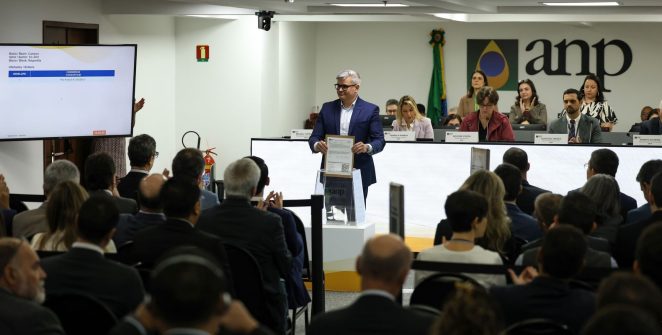 Leilão do pré-sal arrecada R$ 530 milhões e tem maior número de blocos já vendidos
