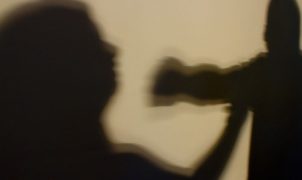 Quatro homens são condenados a 15 anos por estupro coletivo de adolescente em Copacabana