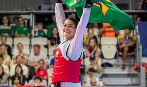 Maria Clara Pacheco vence em Paris e fecha Grand Prix com título invicto
