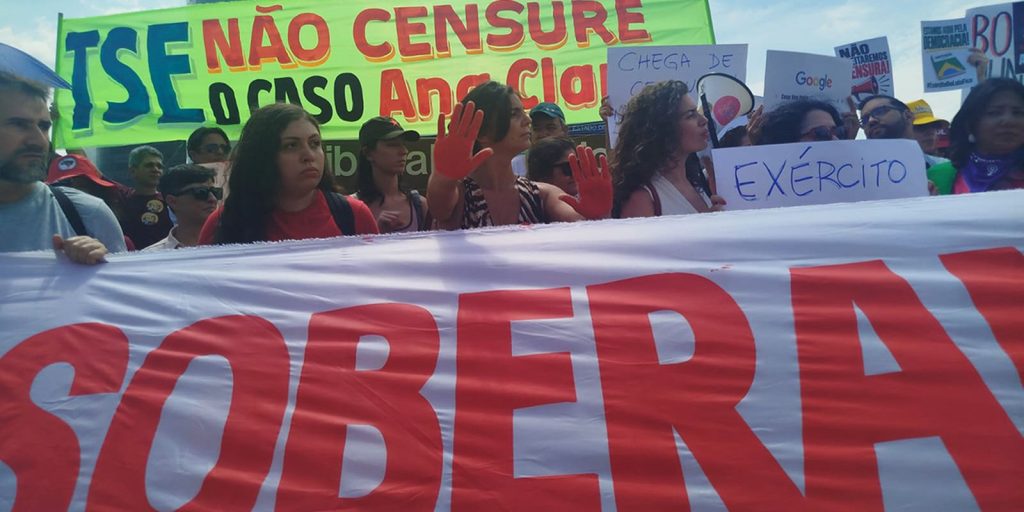 Protesto no TSE contra suspensão de vídeo sobre caso Ana Clara