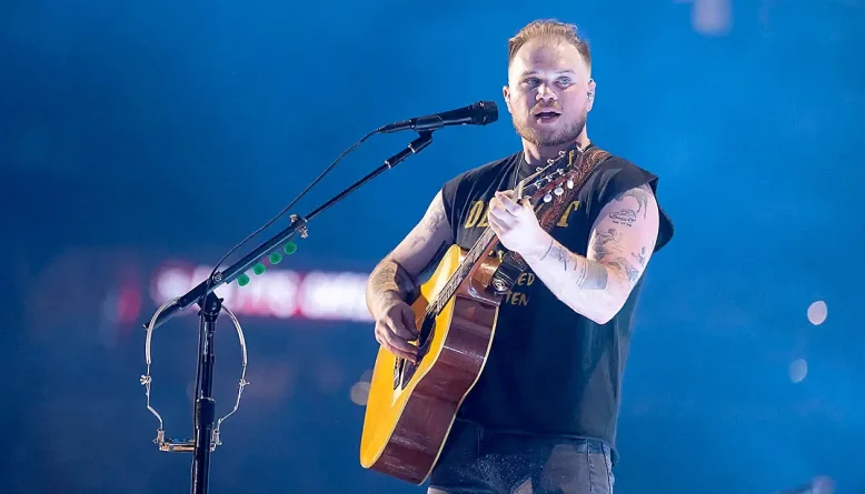 Zach Bryan ignites debate with 'Free Palestine' shirt at Gillette